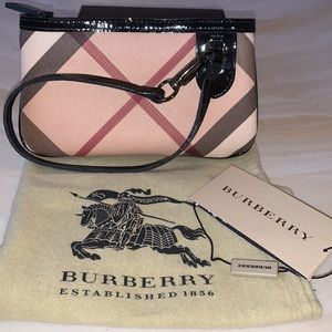 MAKE AN OFFER-Authentic Burberry Check Wristlet!